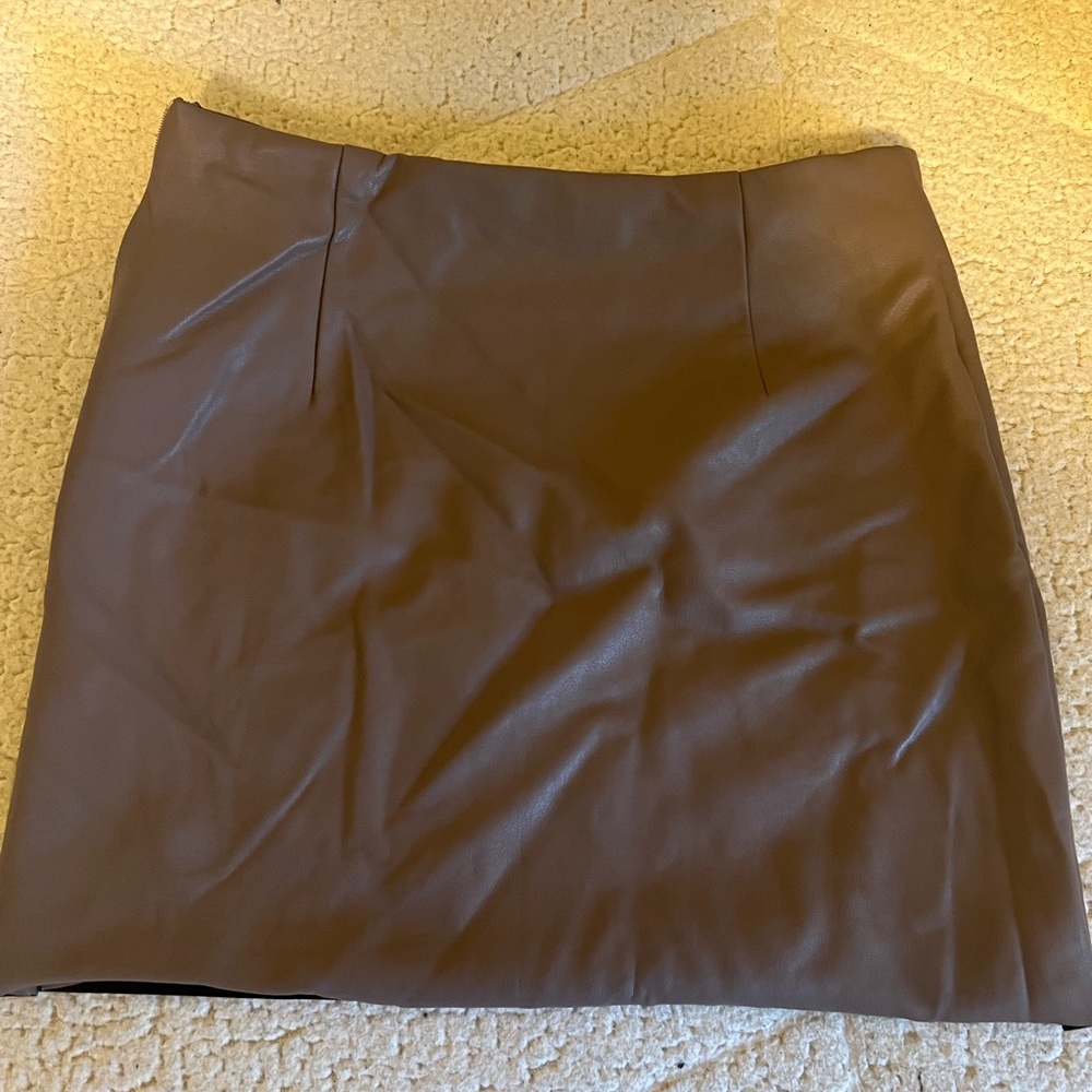 leather skirt
